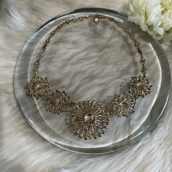 NEW Saks Fifth Avenue Pearl Spiral Sunburst Filigree Art Deco Statement Necklace - Picture 5 of 16
